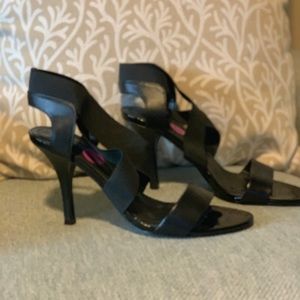 🌺MOVING SALE🌺 Tahari heels